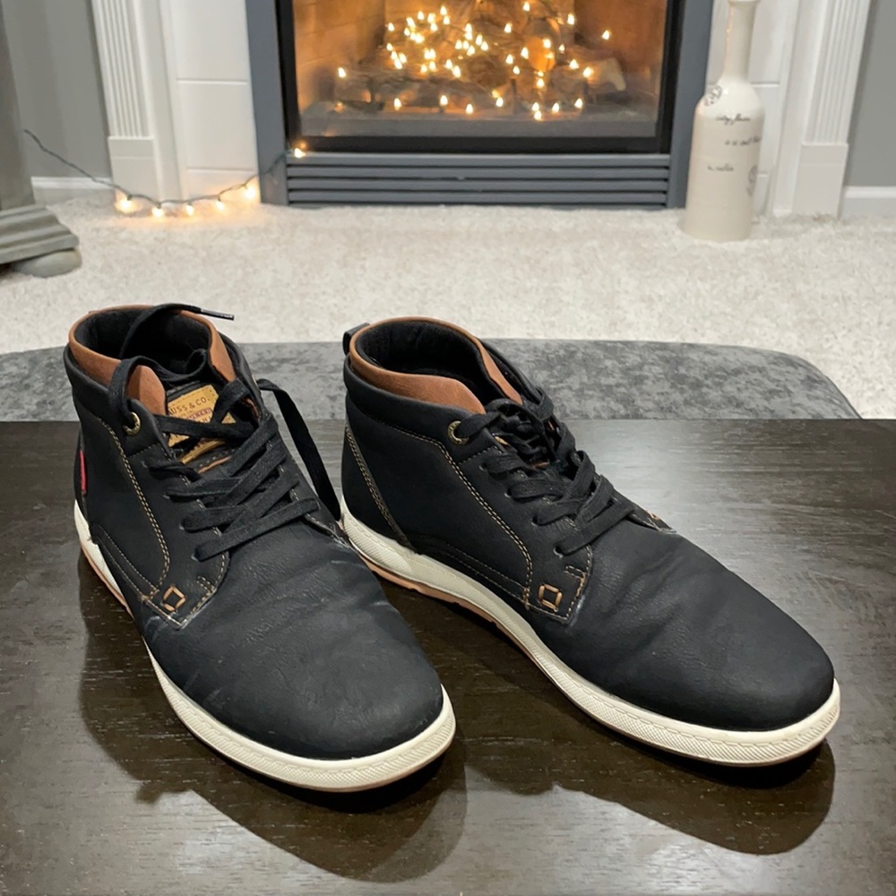 Levi’s casual shoes